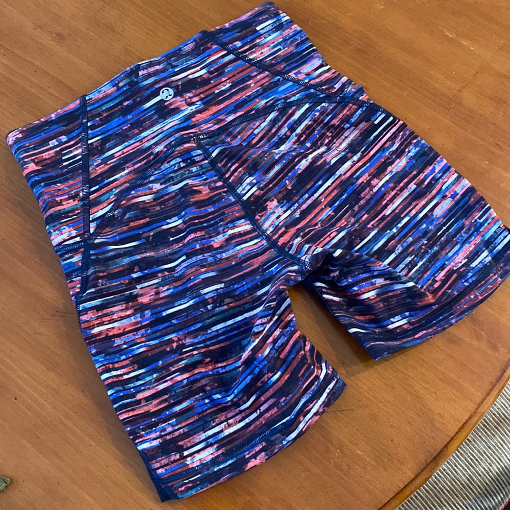 Lululemon Blue Multi Colored 6” Shorts - Like New - Sz 6